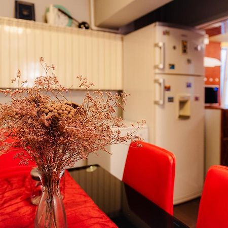 Comfy Apartment With Private Parking And Netflix Bukarest Exterior foto