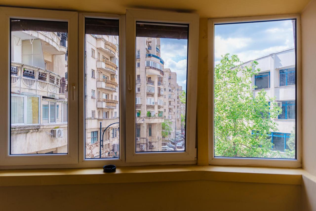 Comfy Apartment With Private Parking And Netflix Bukarest Exterior foto