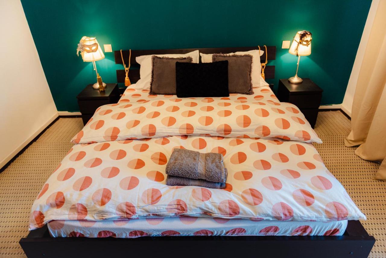 Comfy Apartment With Private Parking And Netflix Bukarest Exterior foto
